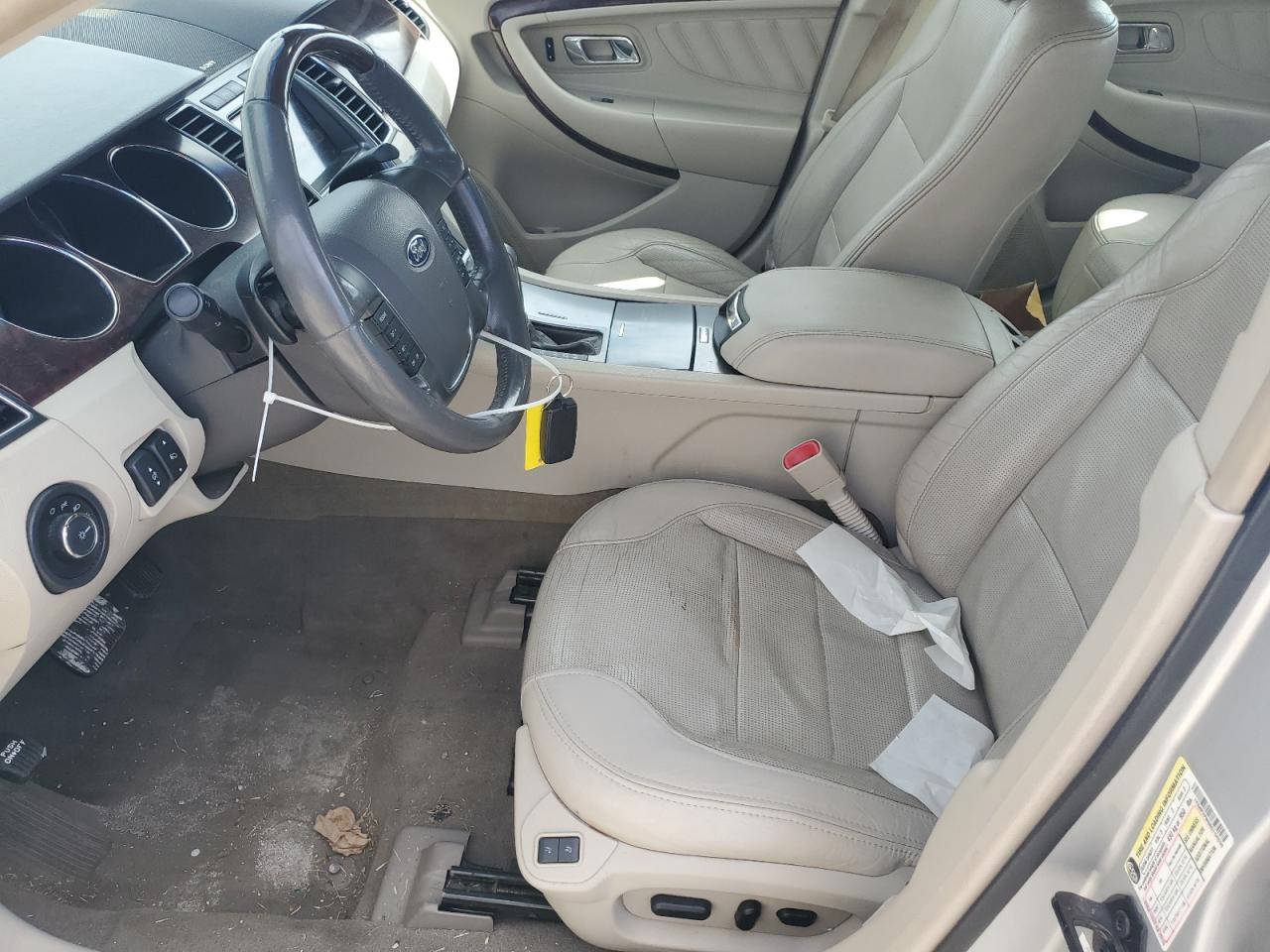 2011 Ford Taurus - Image 7