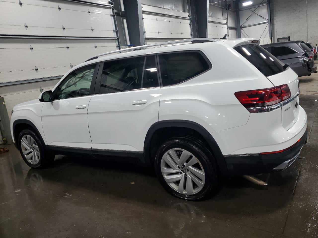 2021 Volkswagen Atlas - Image 2