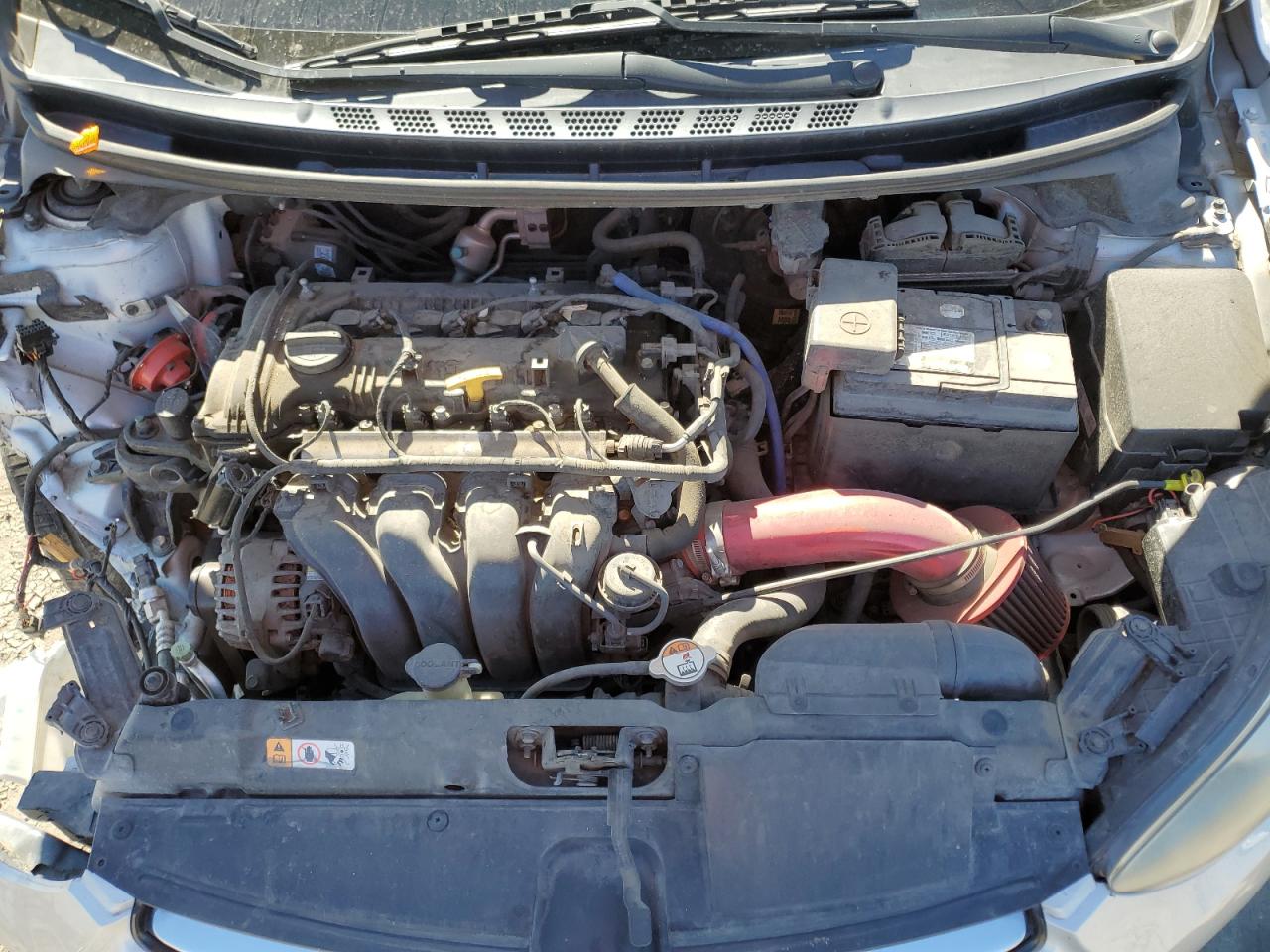 2013 Hyundai Elantra - Image 12