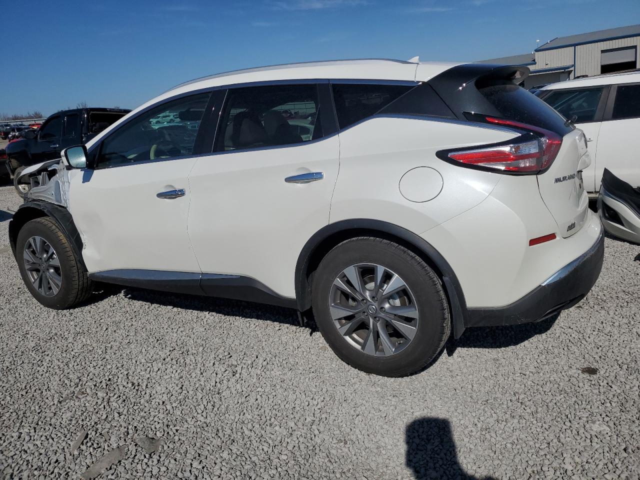 2015 Nissan Murano - Image 2