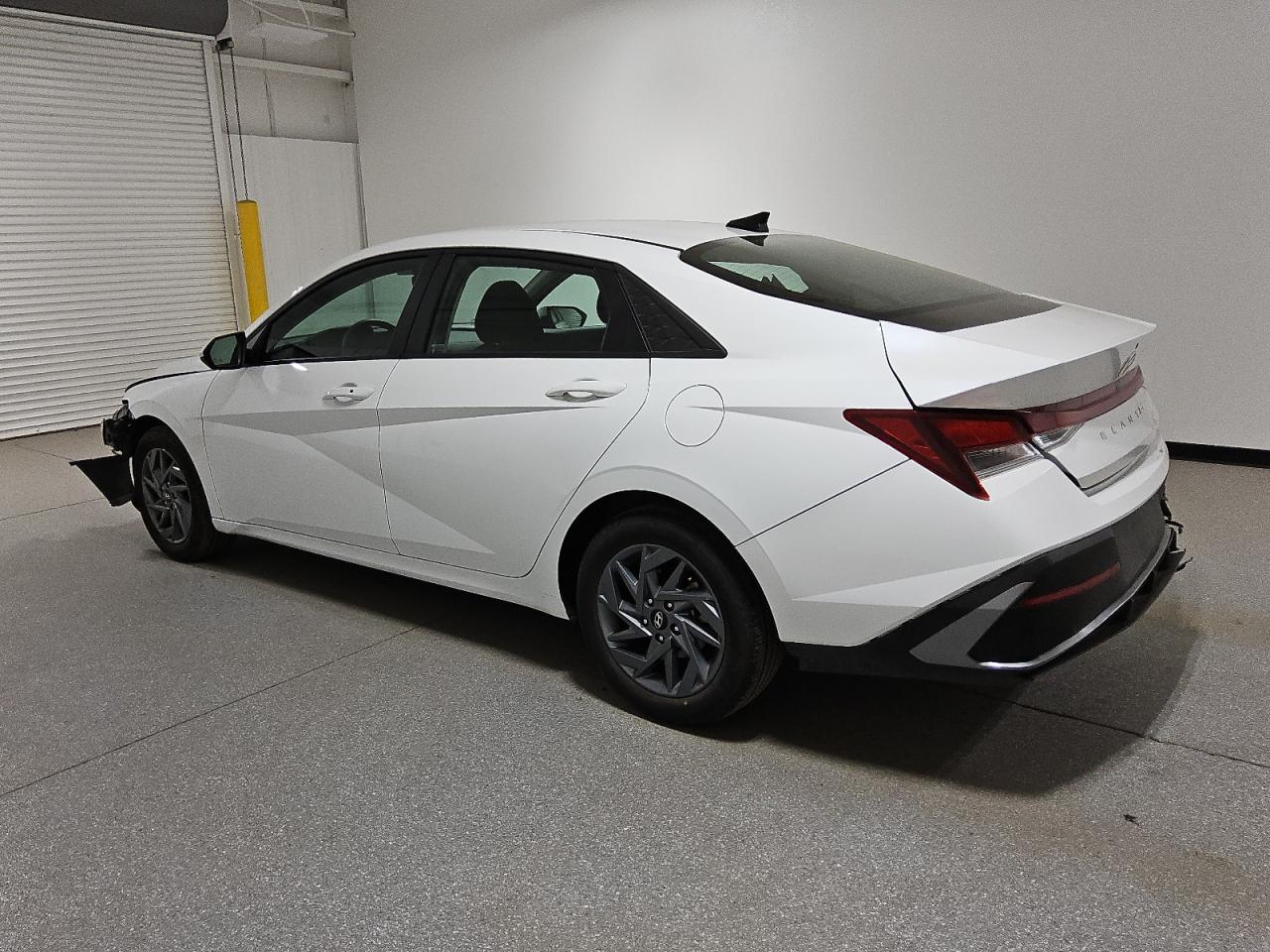 2024 Hyundai Elantra - Image 2