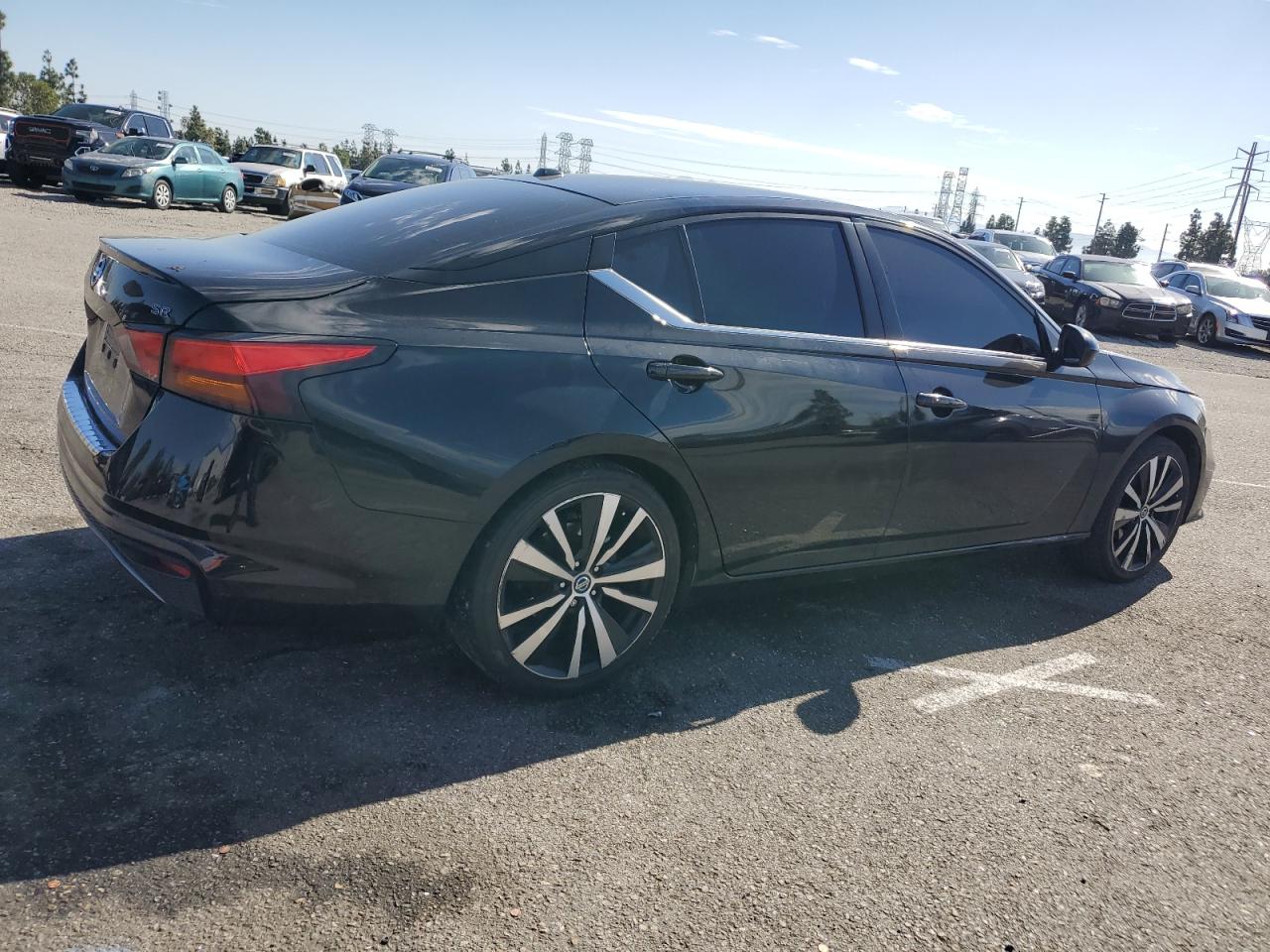 2019 Nissan Altima - Image 3