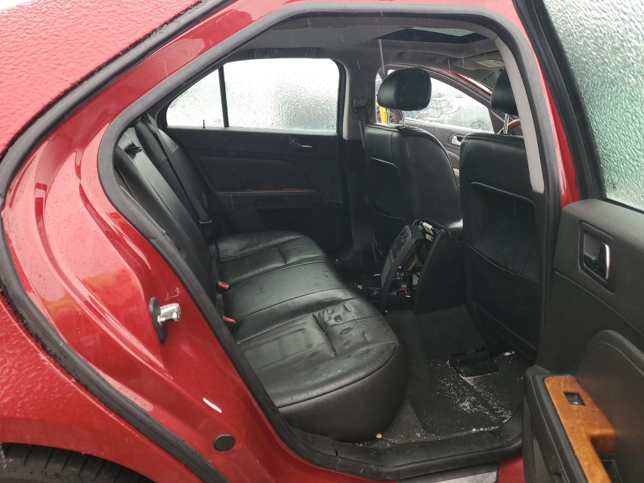 2010 Cadillac STS - Image 10