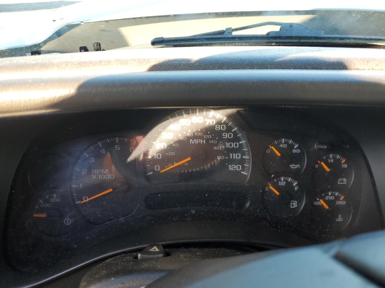 2005 Chevrolet Silverado - Image 9