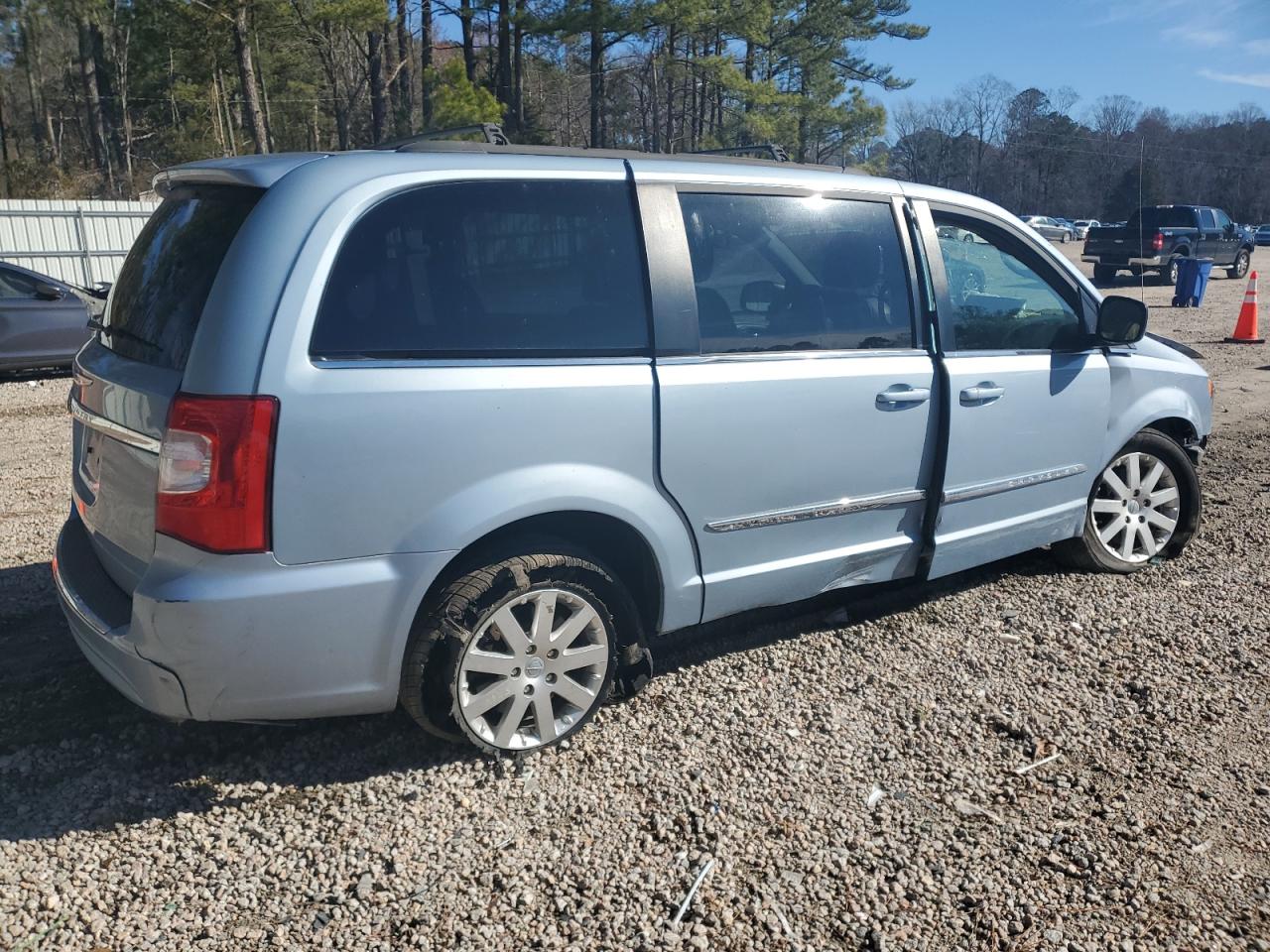 2013 Chrysler Town & Country - Image 3