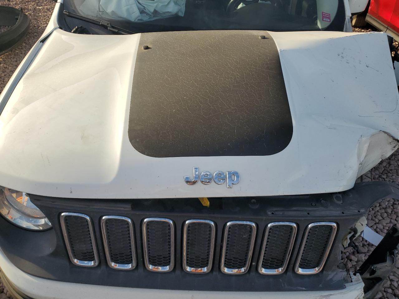 2015 Jeep Renegade - Image 12