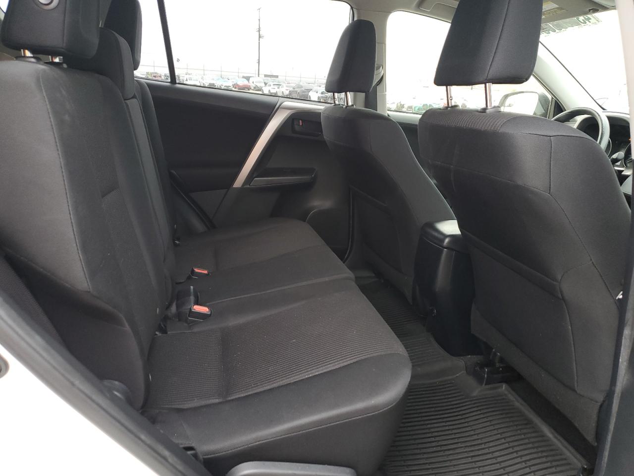 2018 Toyota RAV 4 - Image 11