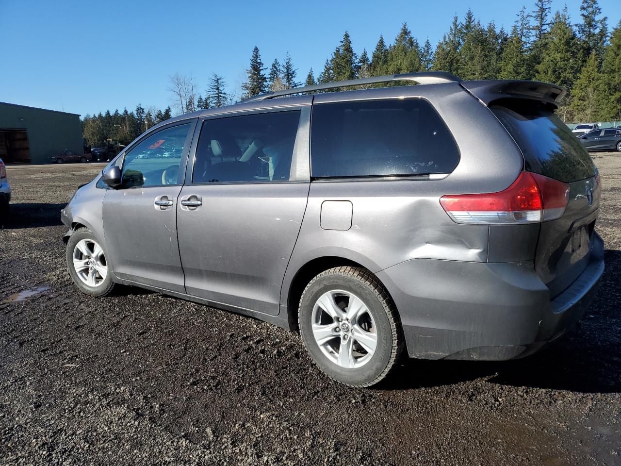 2013 Toyota Sienna - Image 2