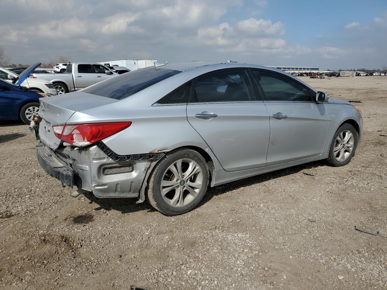 2013 Hyundai Sonata - Image 3