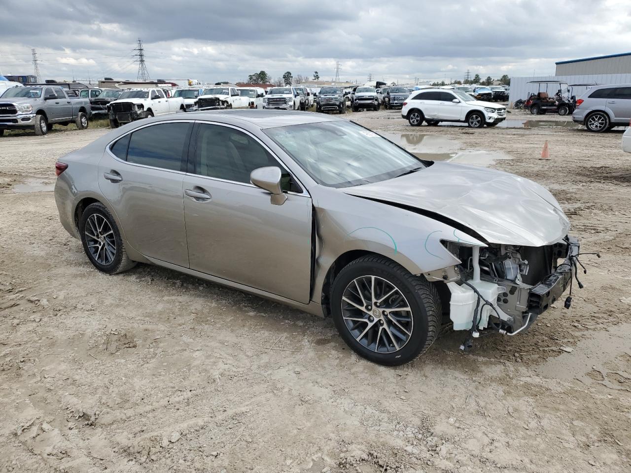 2017 Lexus ES - Image 4