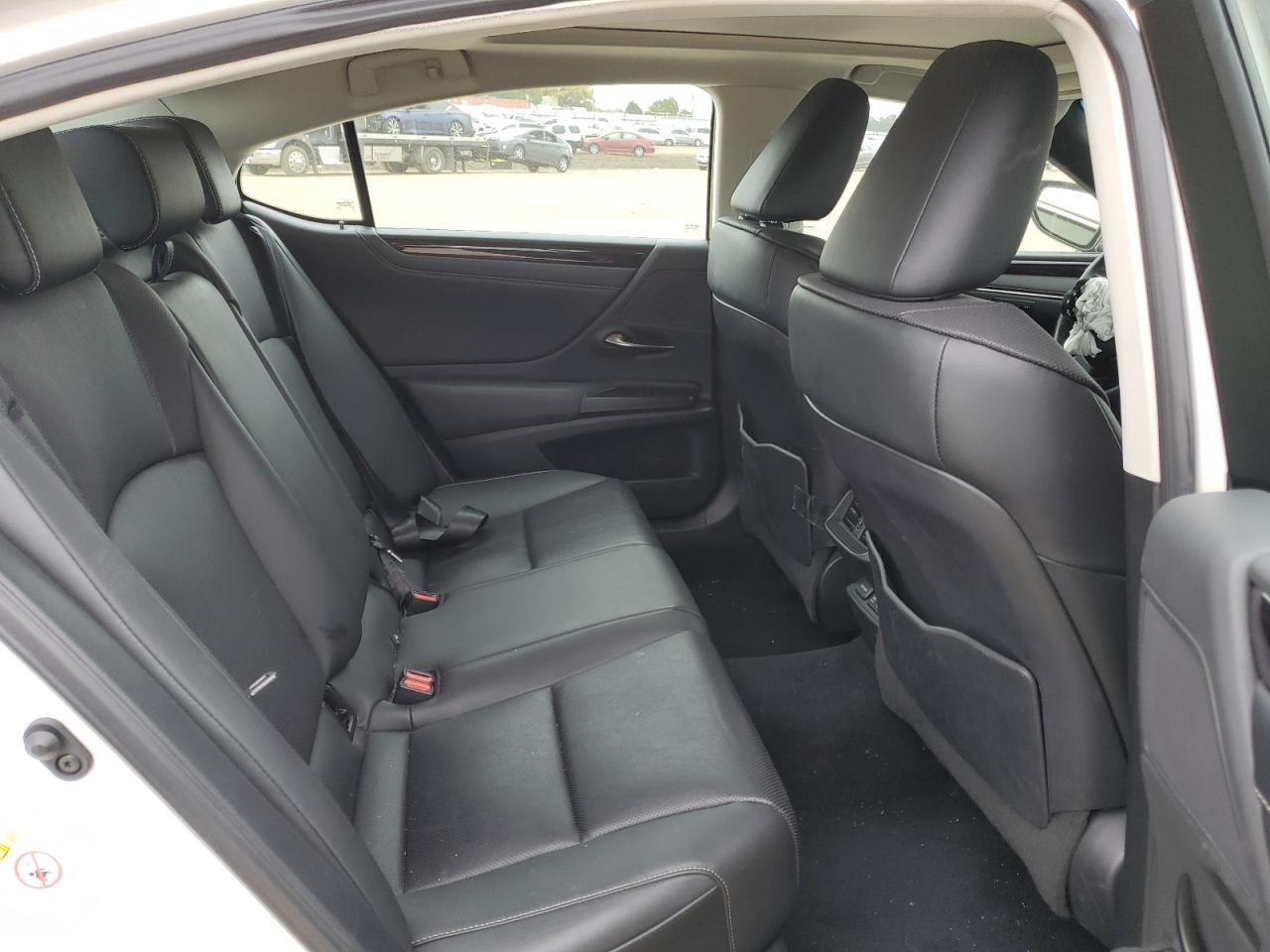 2019 Lexus ES - Image 10