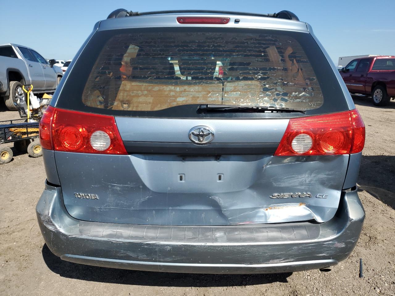 2010 Toyota Sienna - Image 6