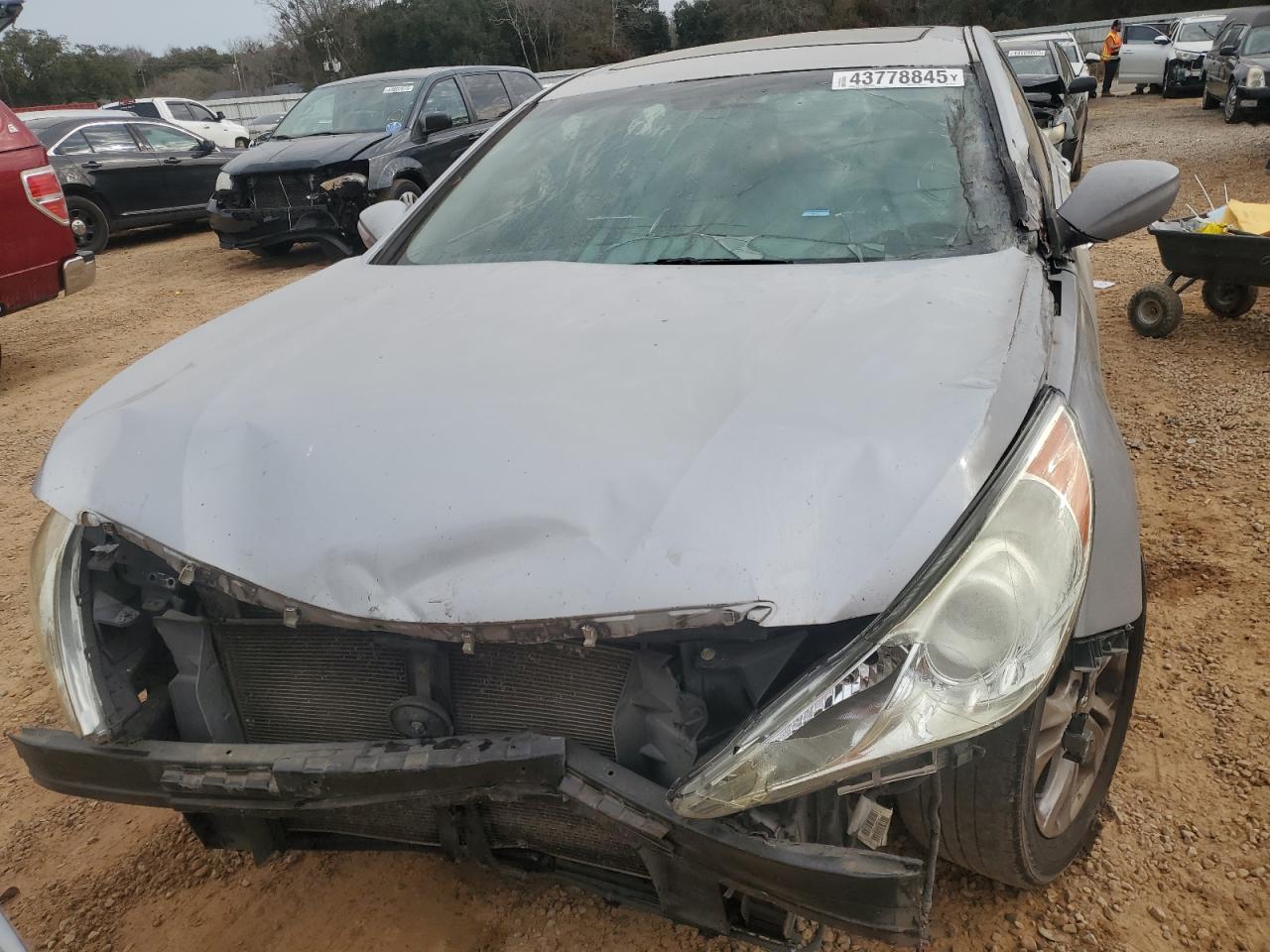 2011 Hyundai Sonata - Image 11