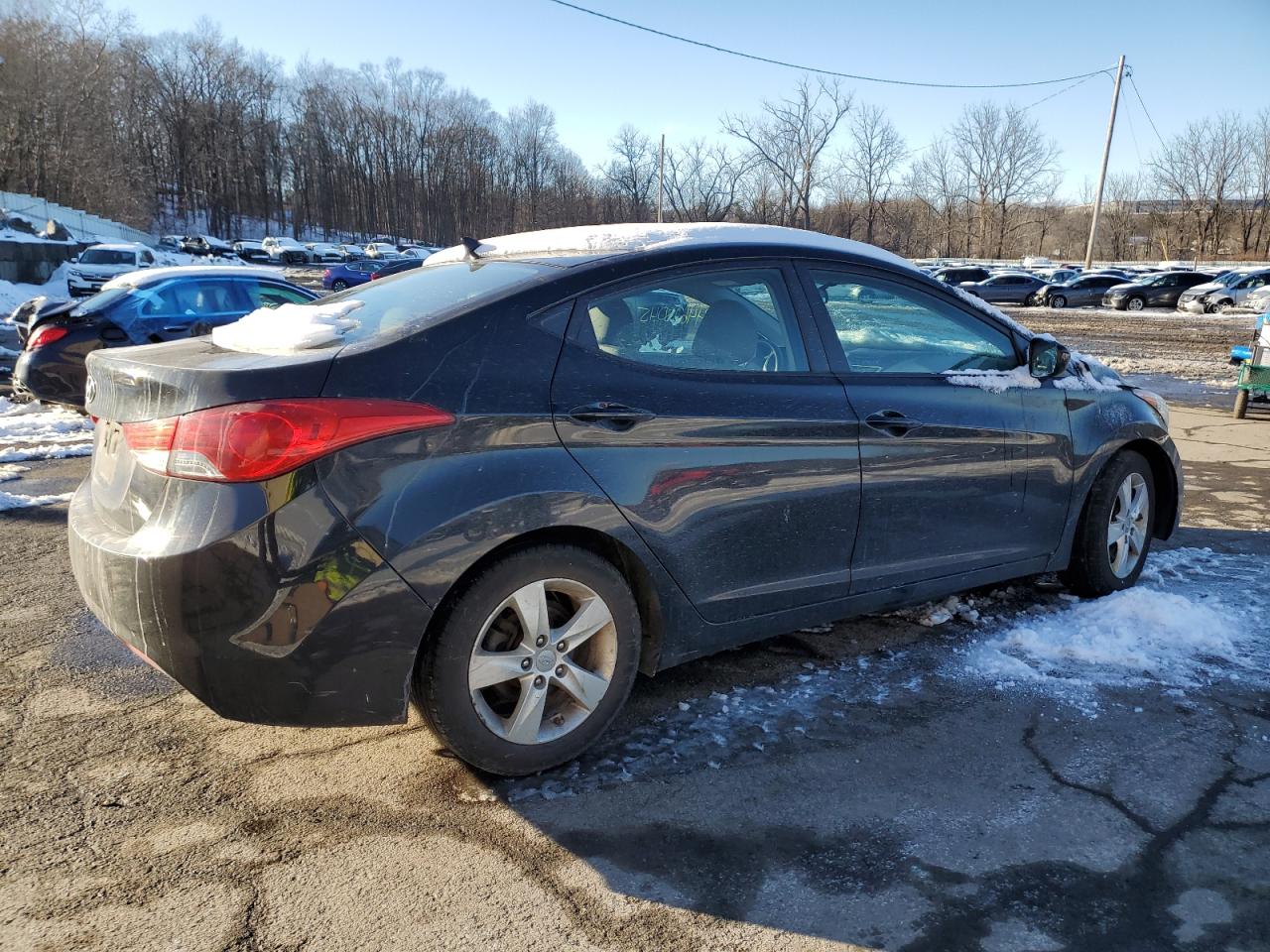 2012 Hyundai Elantra - Image 3
