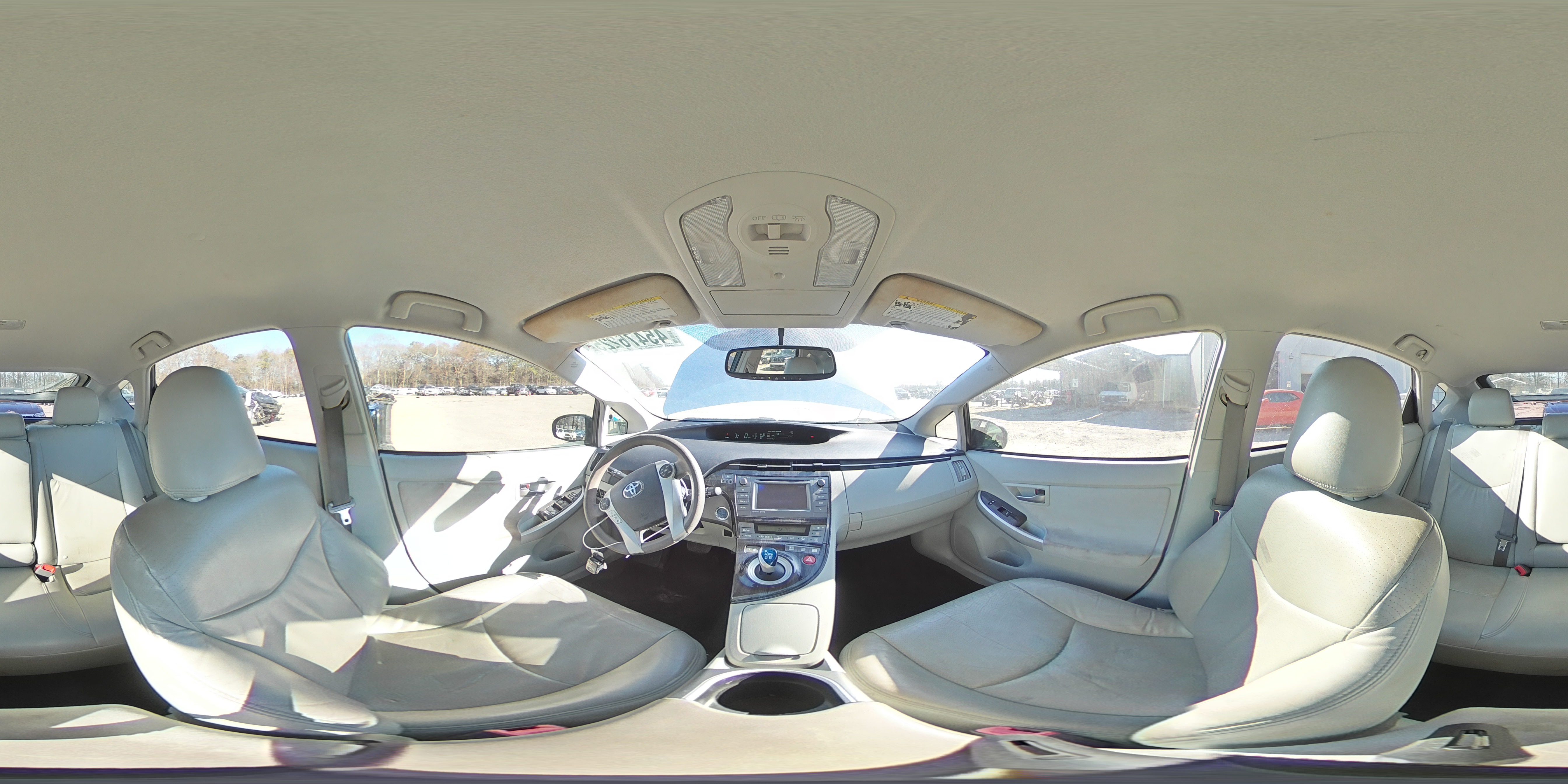 2013 Toyota Prius - Image 14