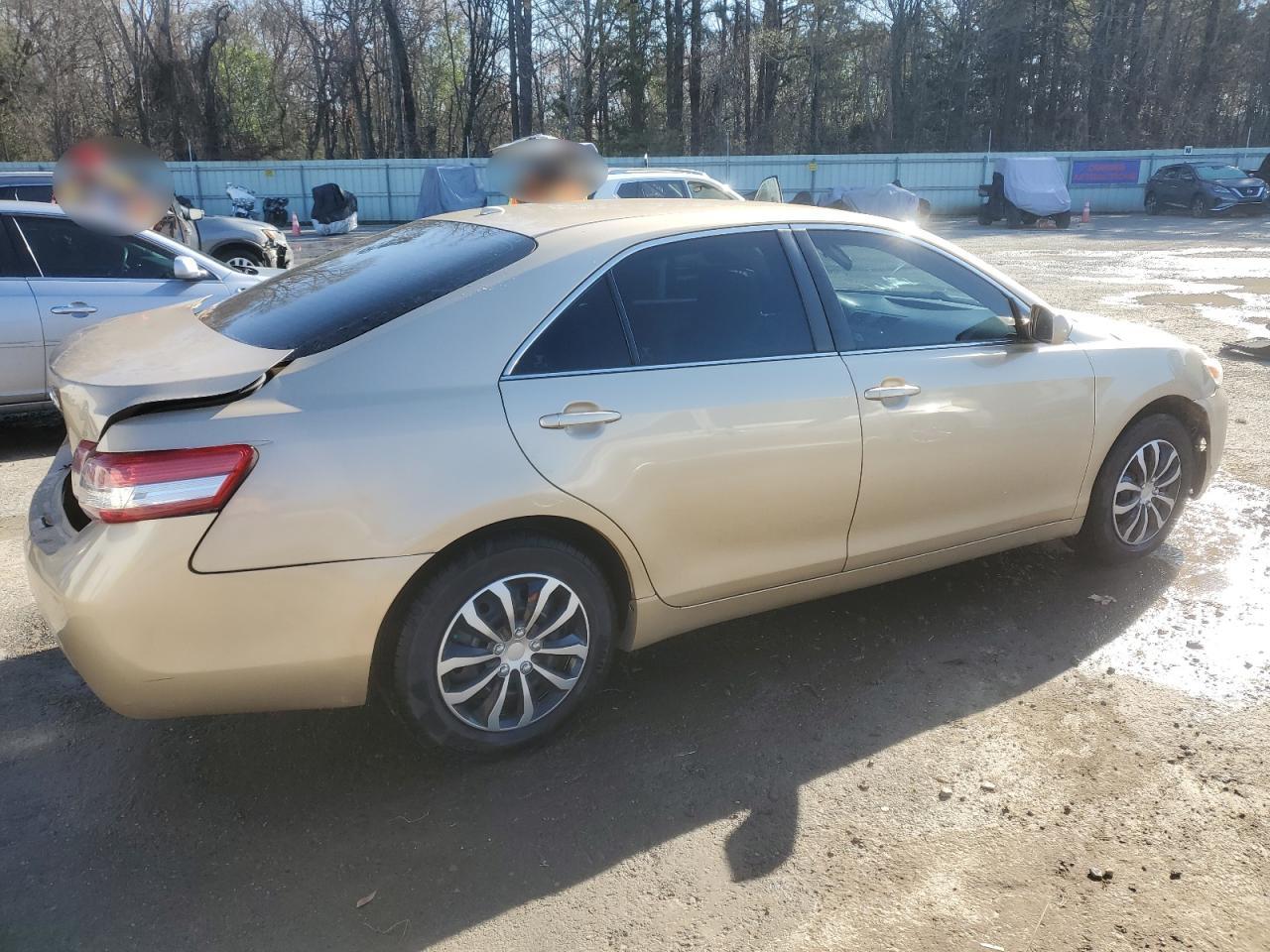 2010 Toyota Camry - Image 3