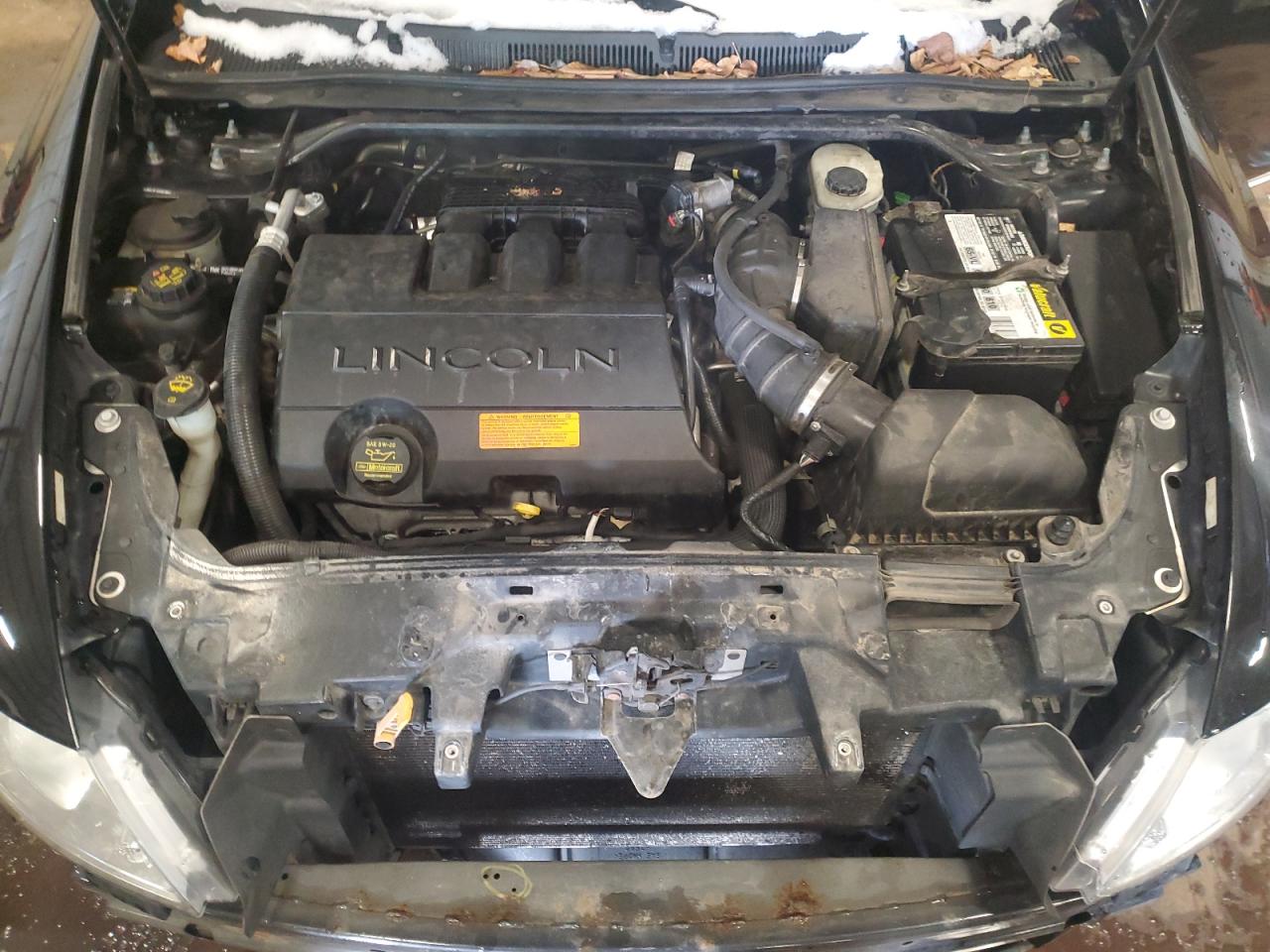 2012 Lincoln MKS - Image 11