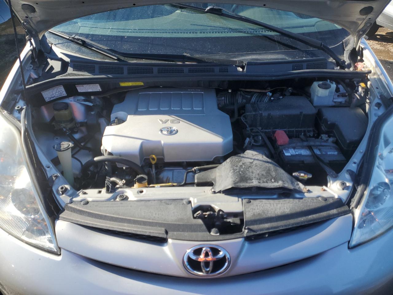 2008 Toyota Sienna - Image 12