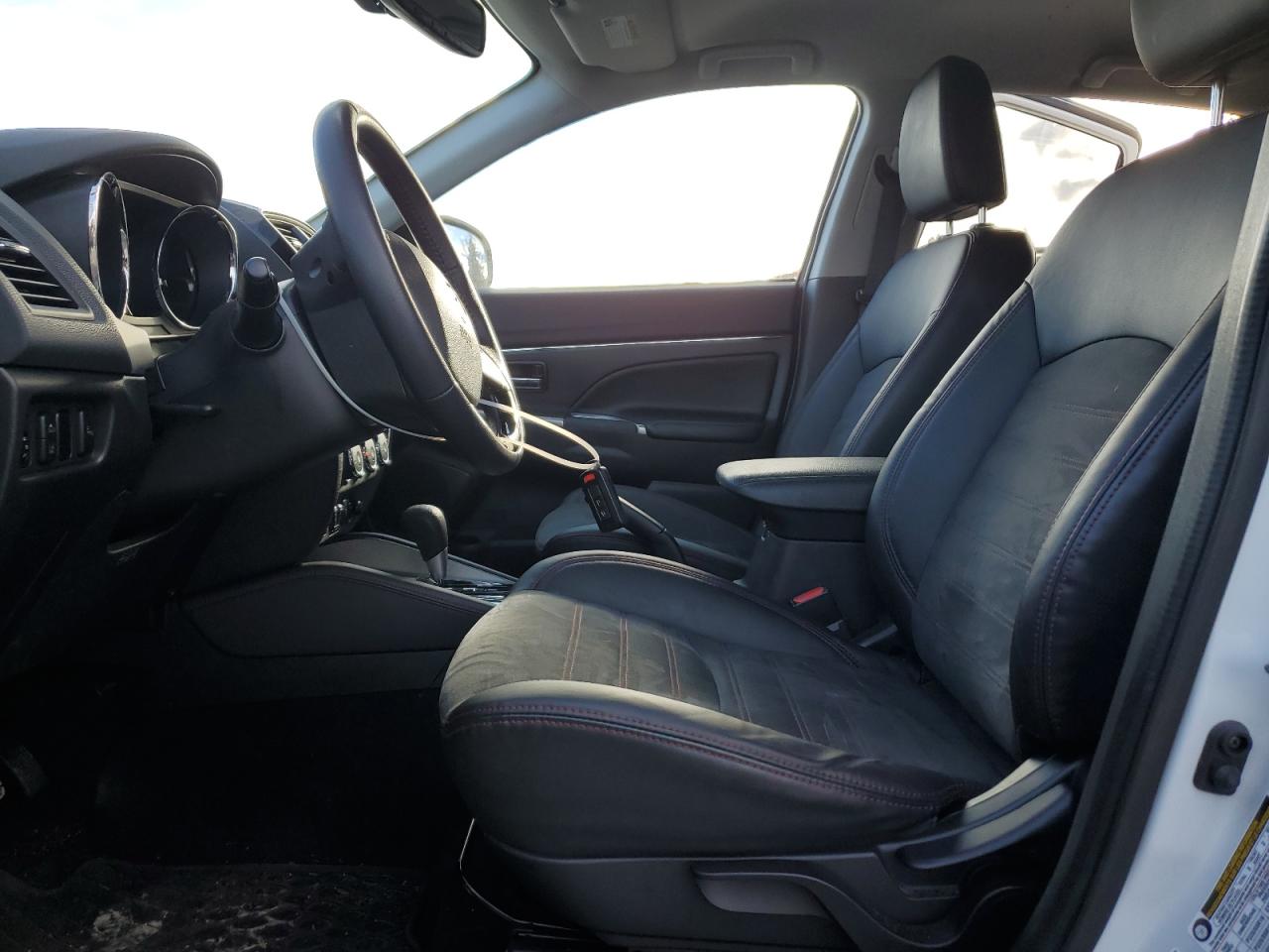 2019 Mitsubishi Outlander - Image 7
