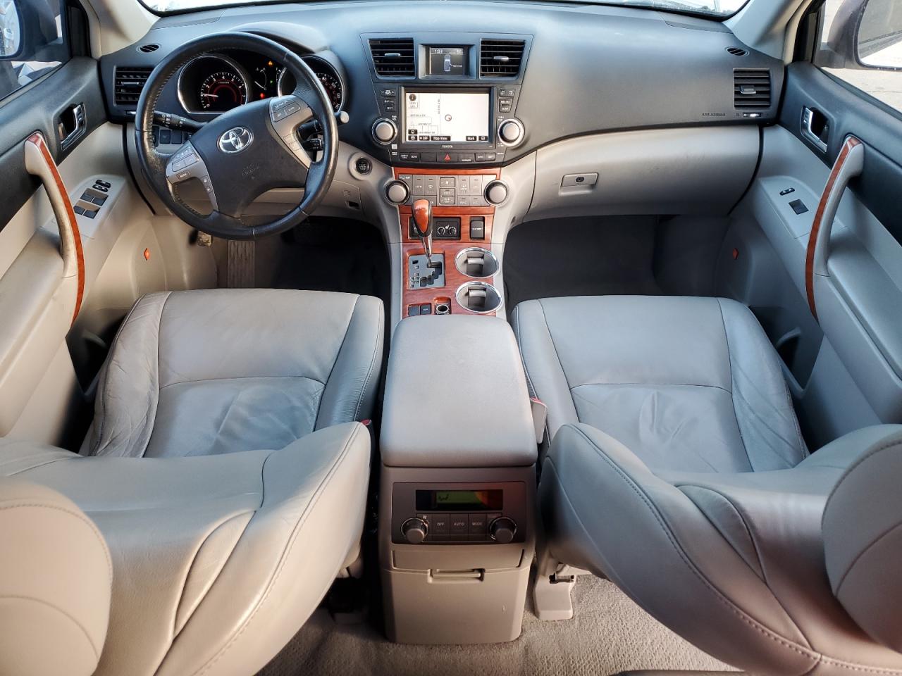 2010 Toyota Highlander - Image 8