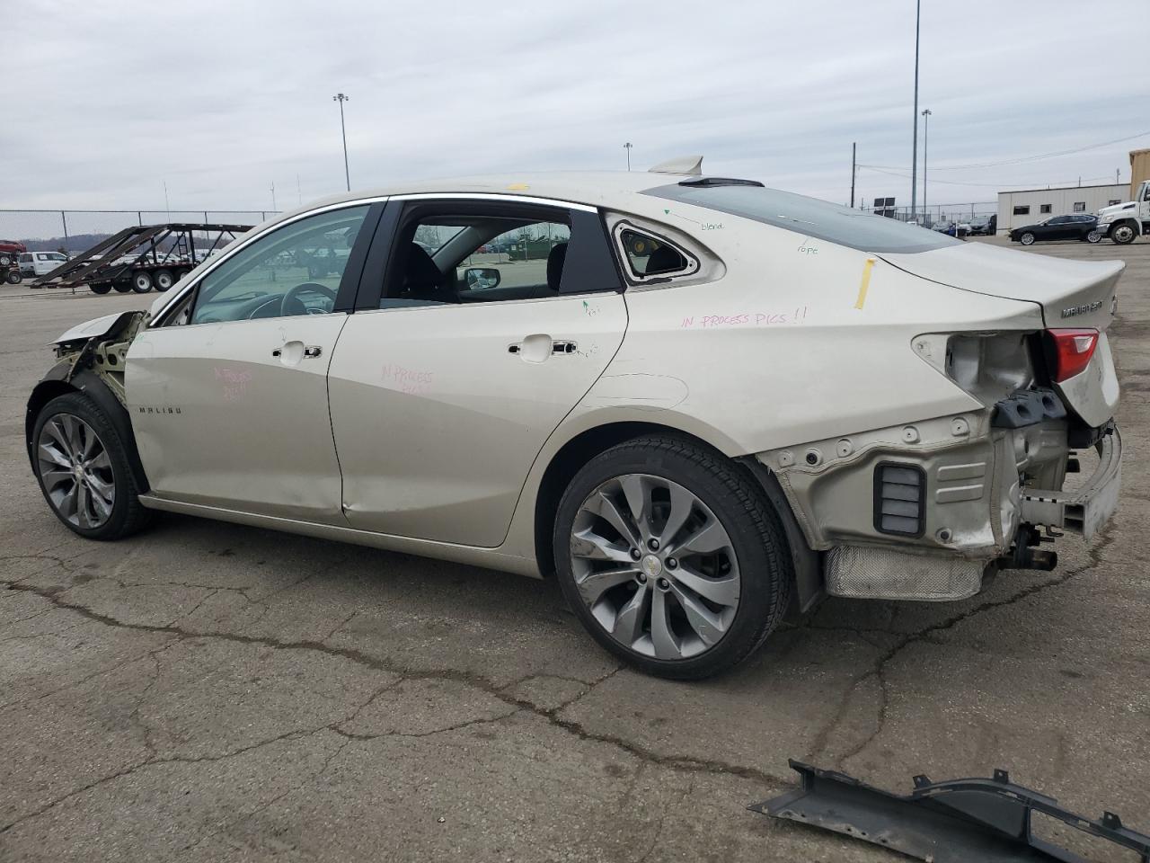 2016 Chevrolet Malibu - Image 2