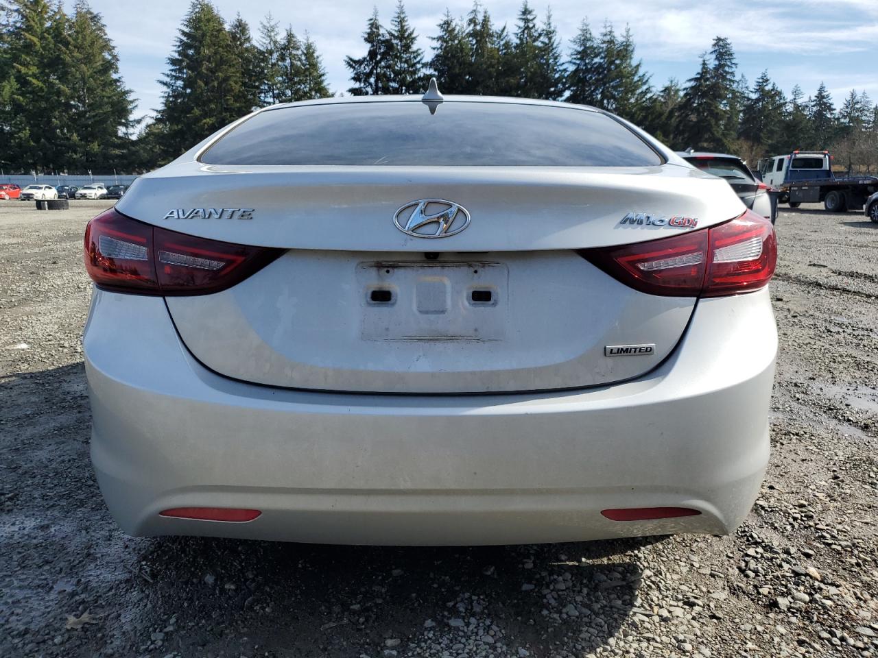 2013 Hyundai Elantra - Image 6