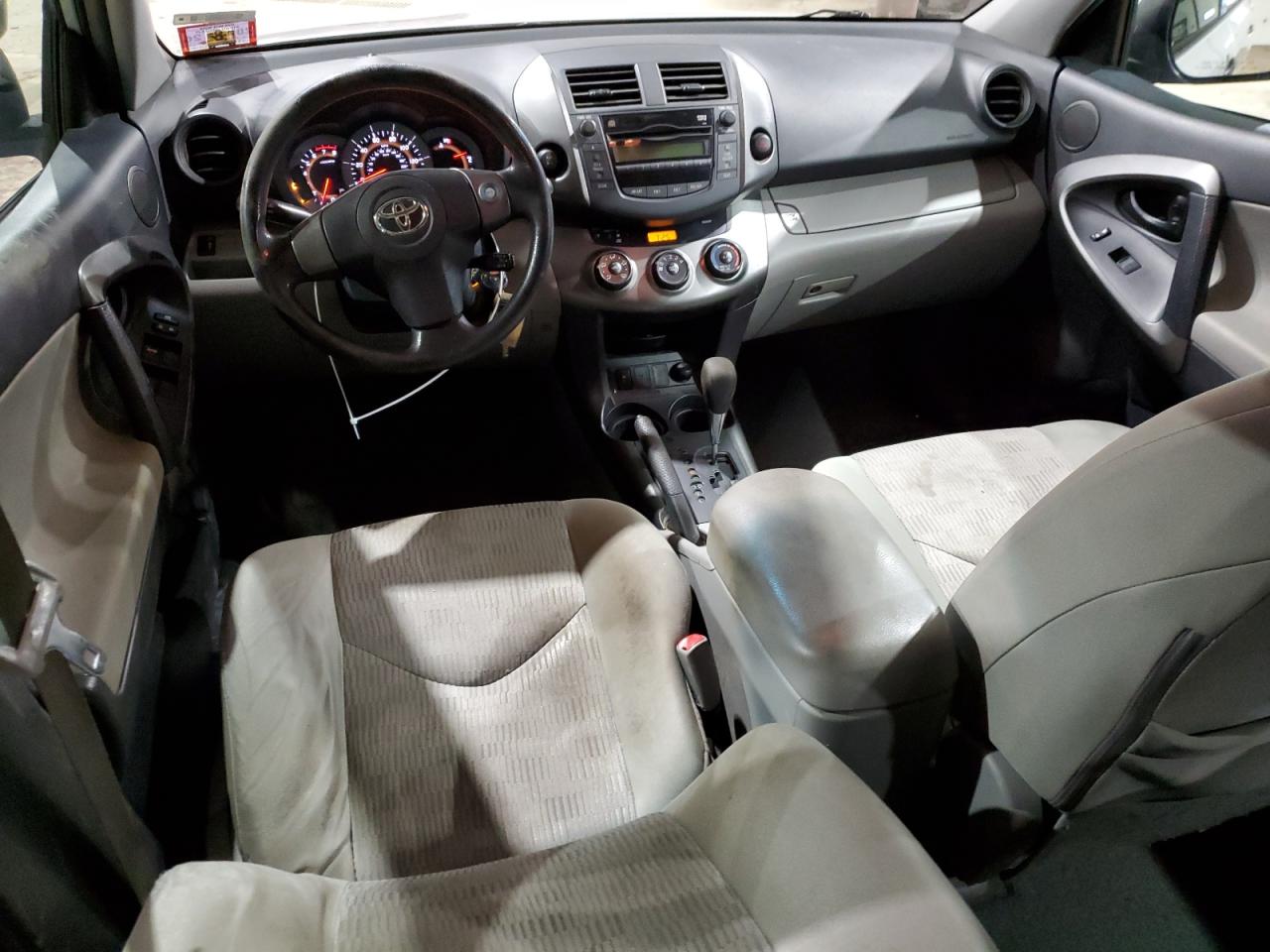 2010 Toyota RAV 4 - Image 8