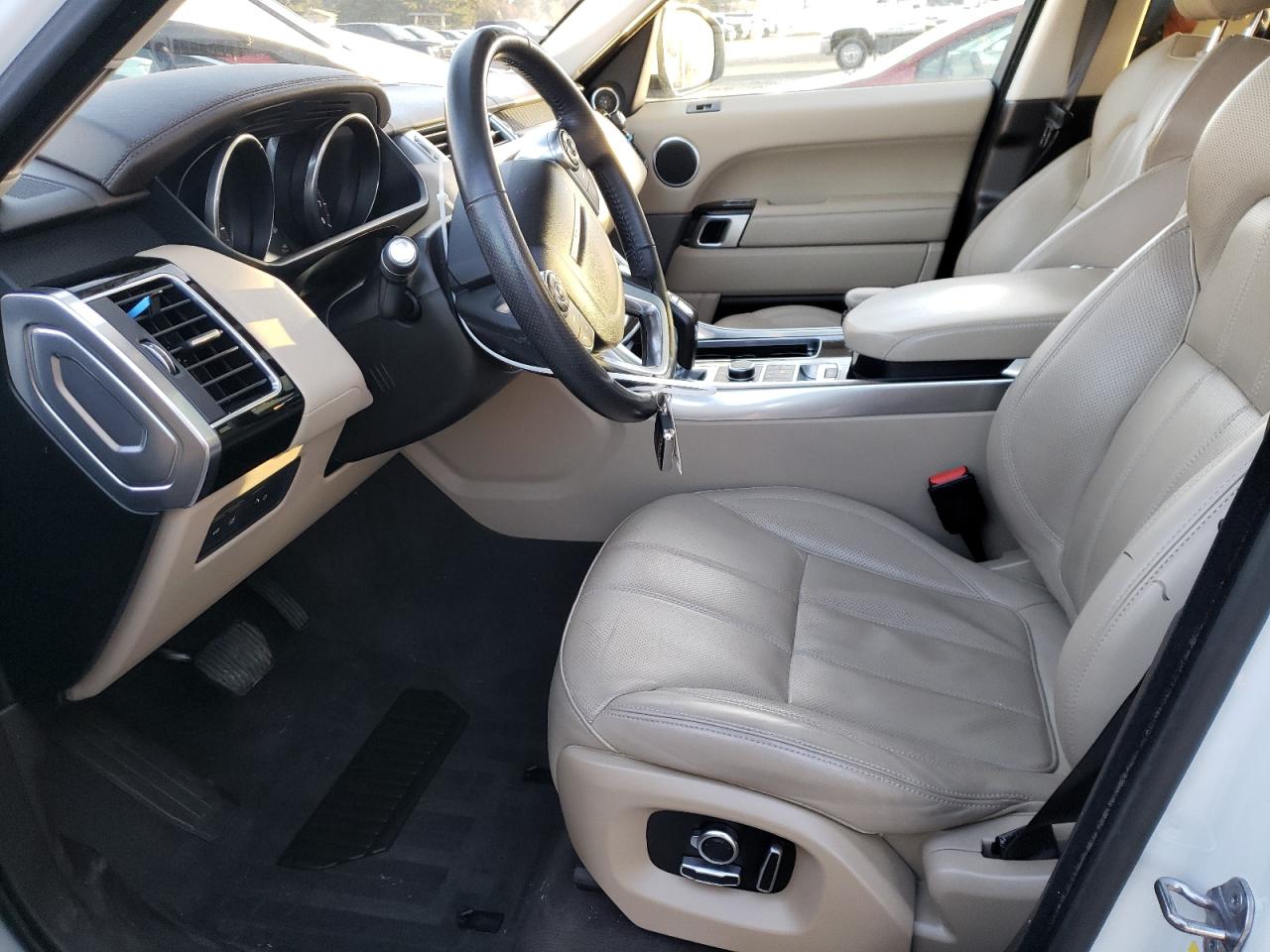 2016 Land Rover Range Rover - Image 7