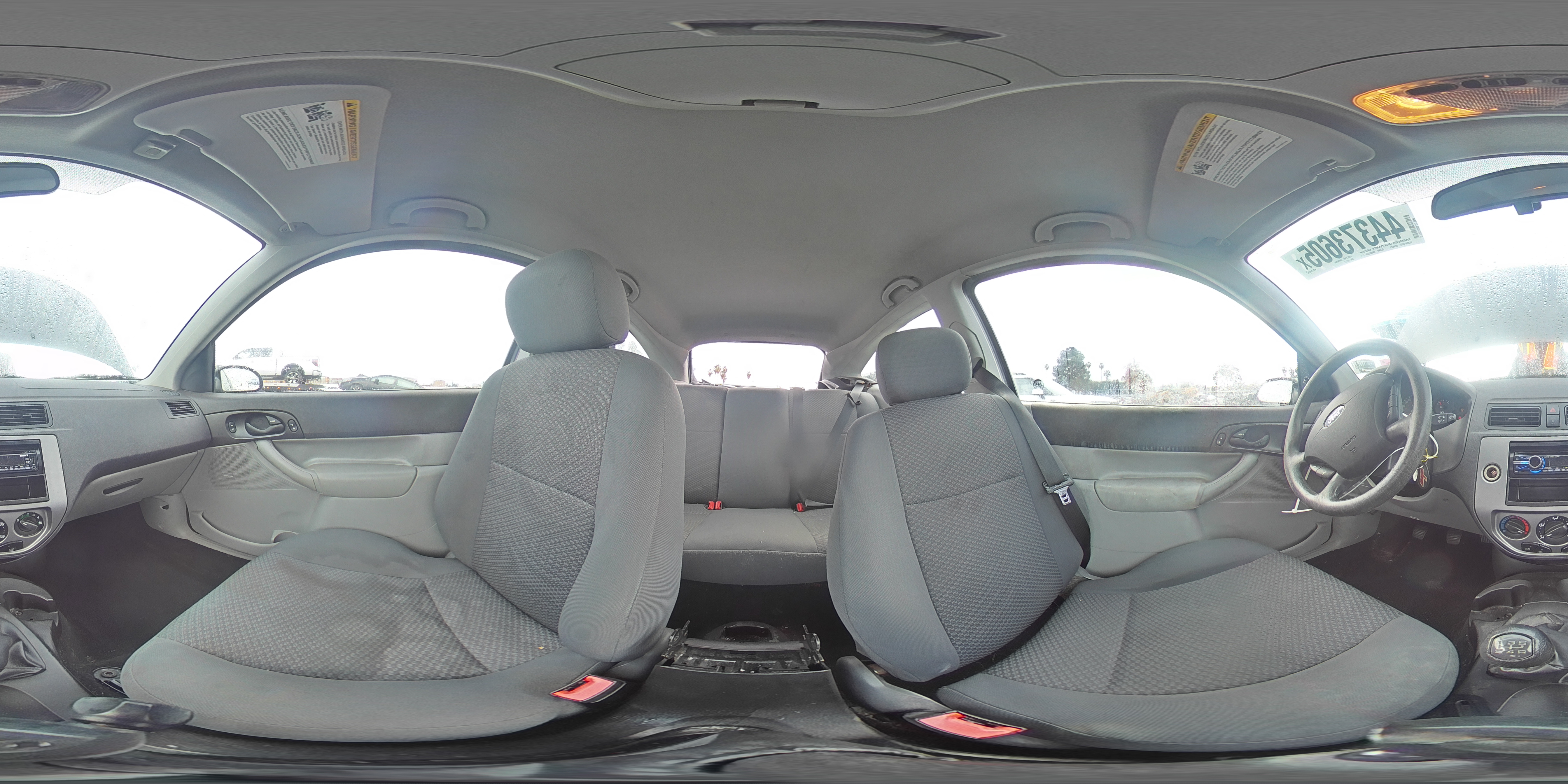 2005 Ford Focus - Image 13