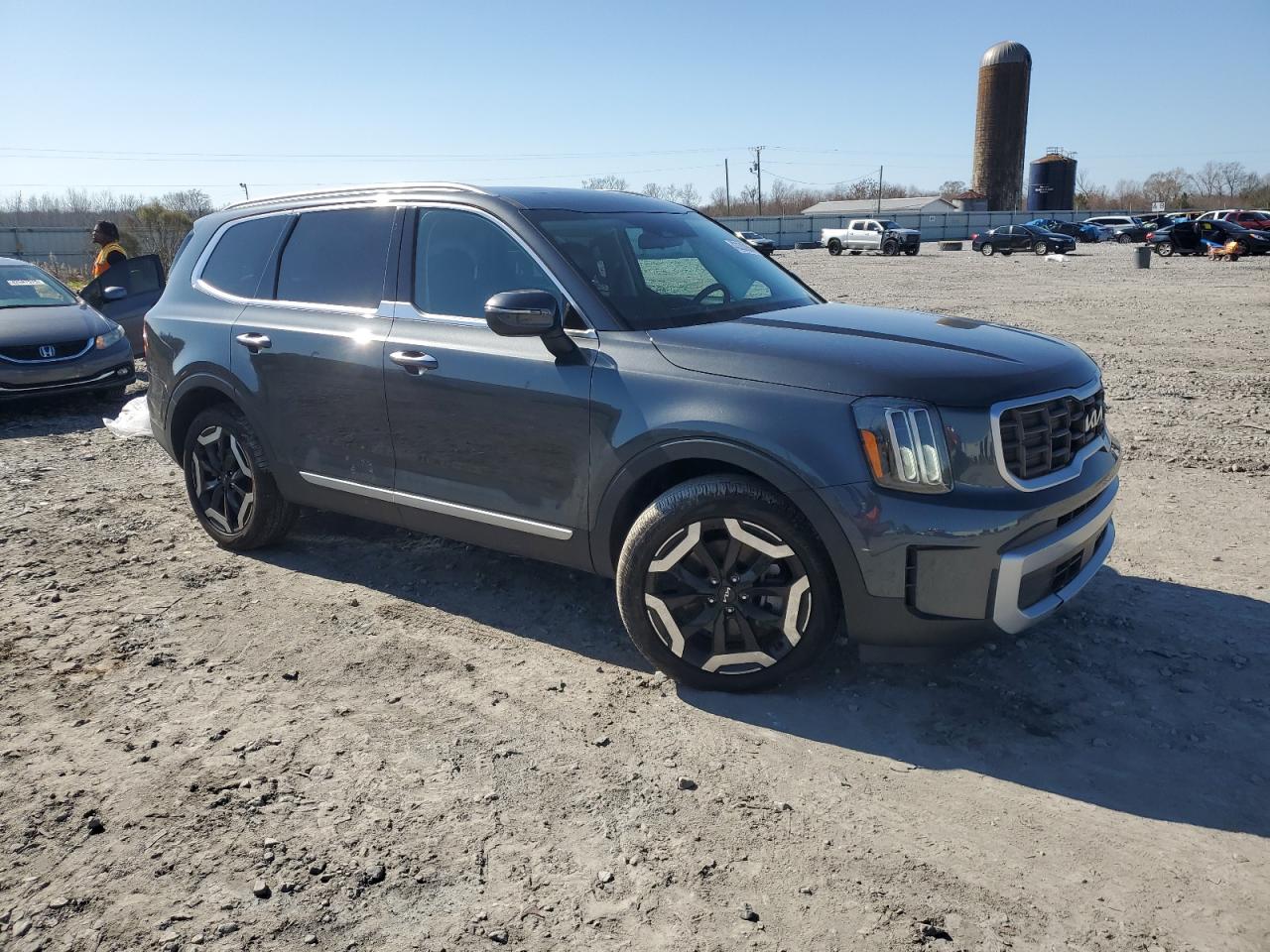 2023 Kia Telluride - Image 4