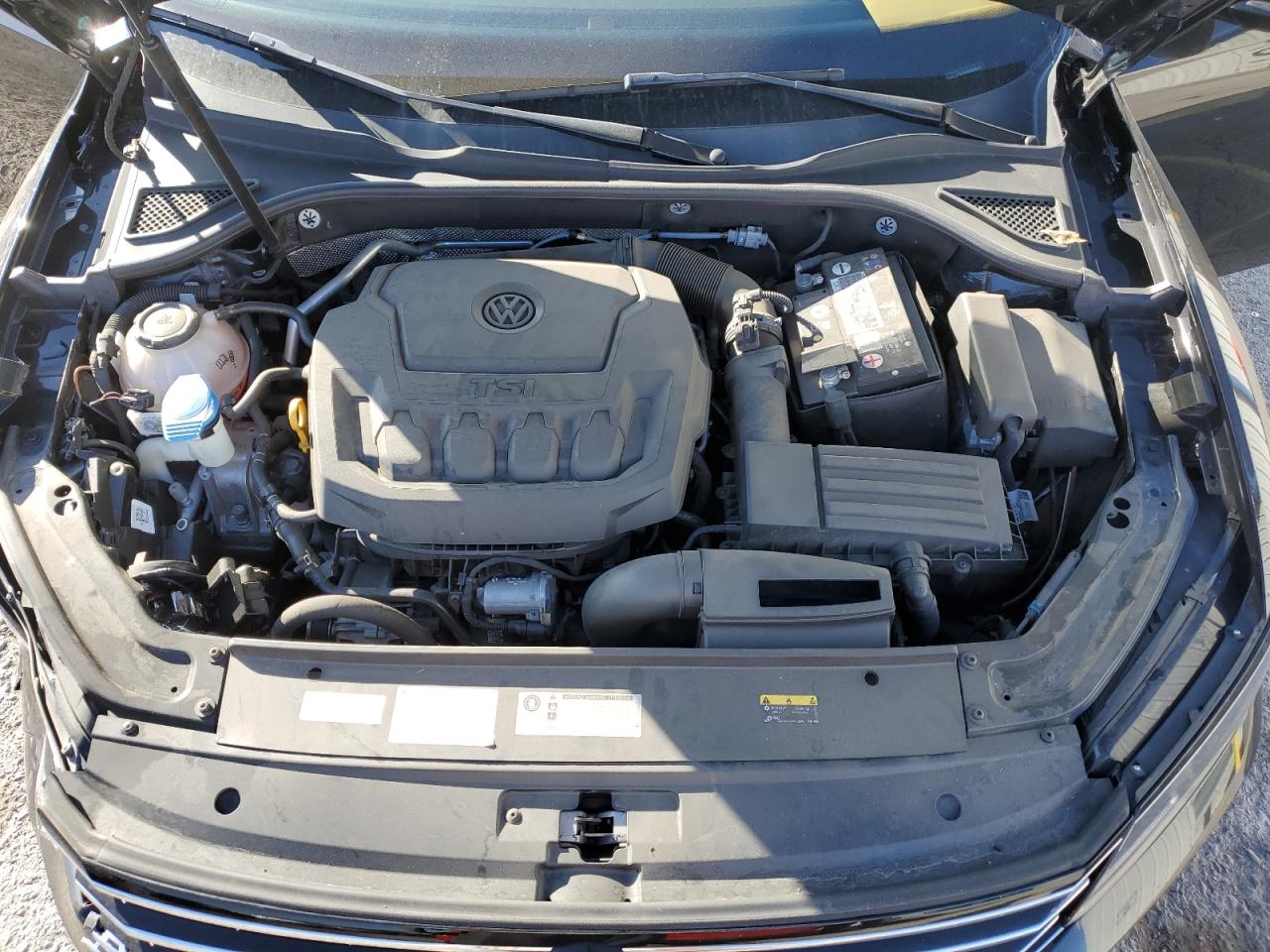 2019 Volkswagen Passat - Image 12