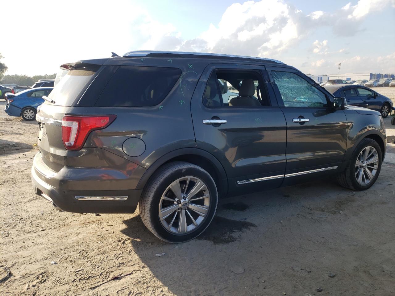 2019 Ford Explorer - Image 3