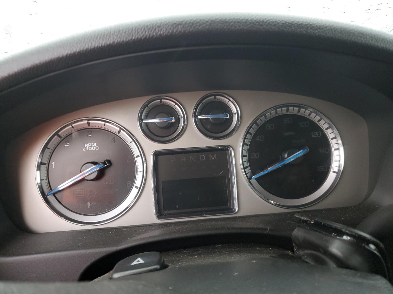 2011 Cadillac Escalade - Image 9