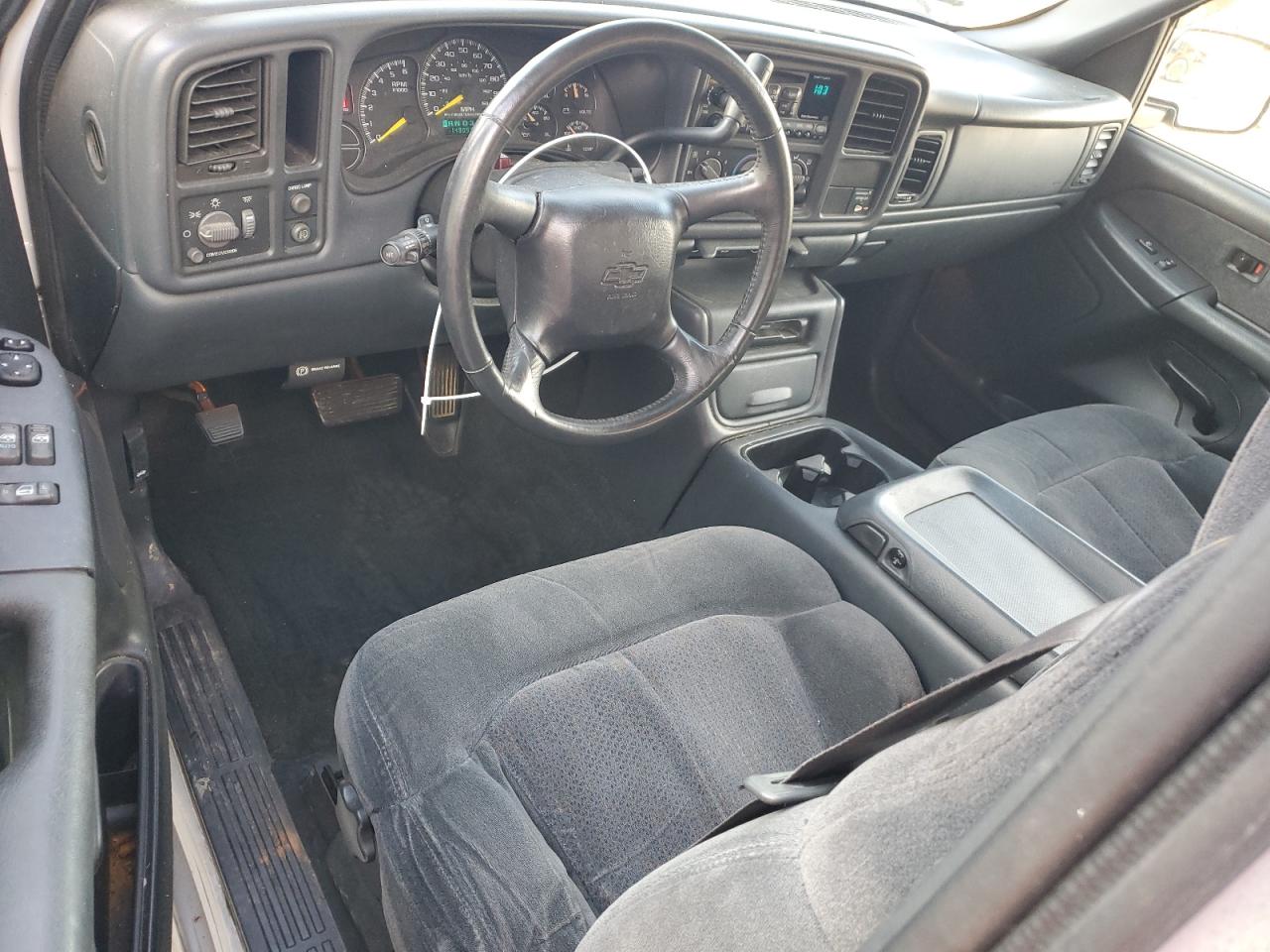 2000 Chevrolet Silverado - Image 8