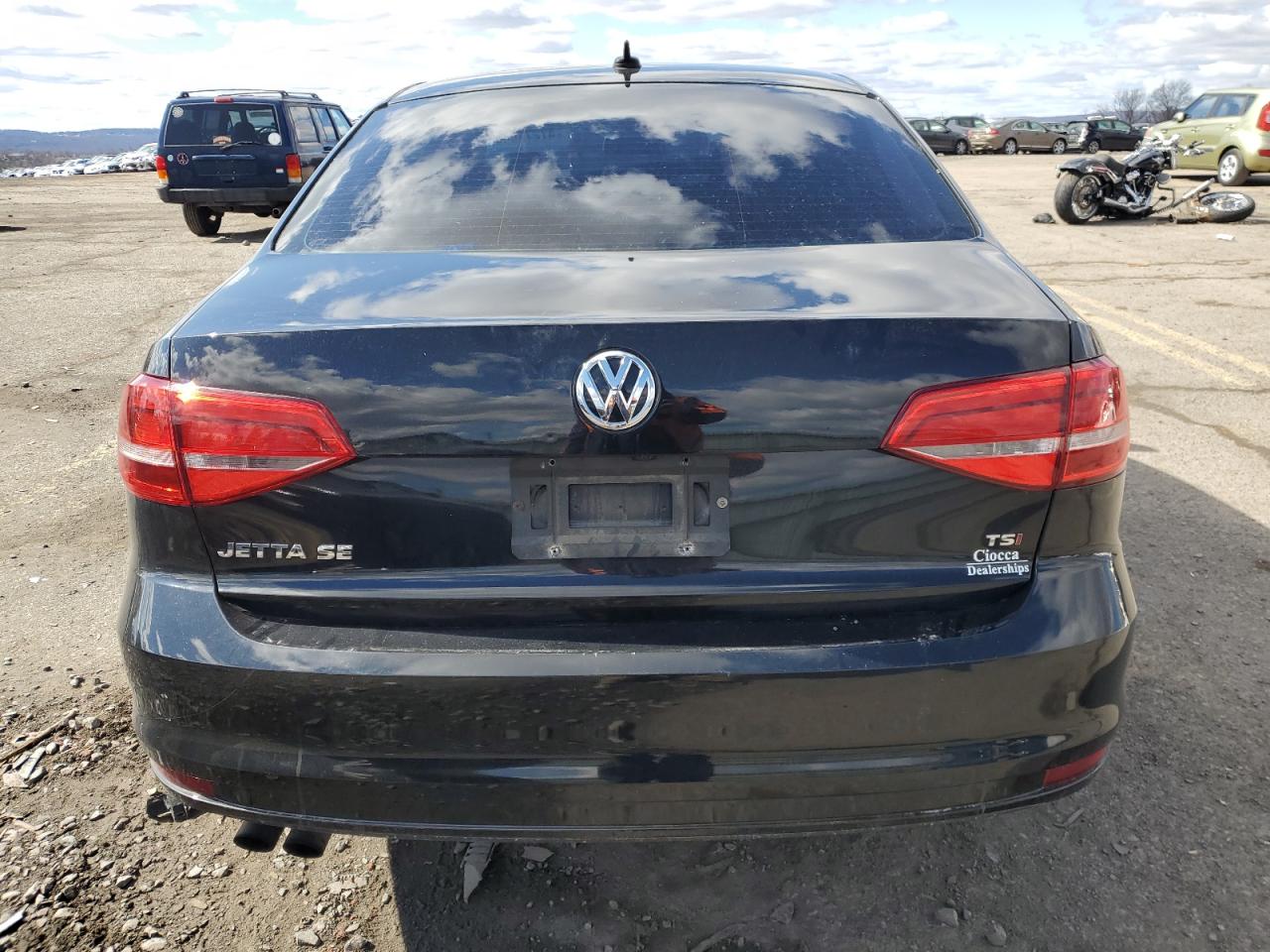 2015 Volkswagen Jetta - Image 6
