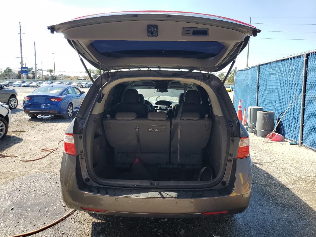 2011 Honda Odyssey - Image 6