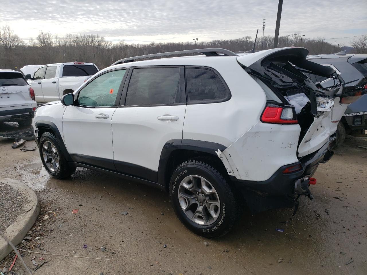 2019 Jeep Cherokee - Image 2