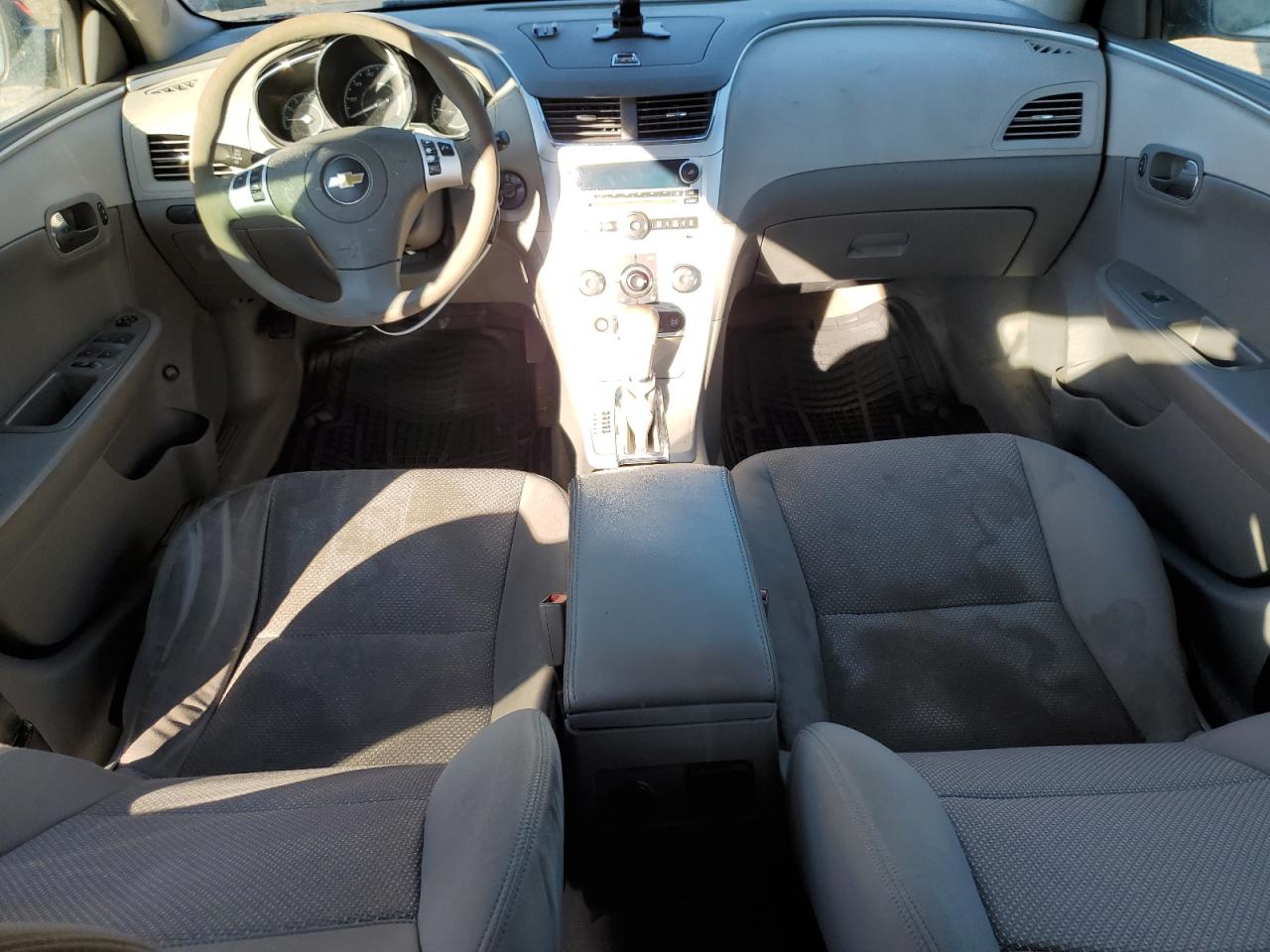 2011 Chevrolet Malibu - Image 8