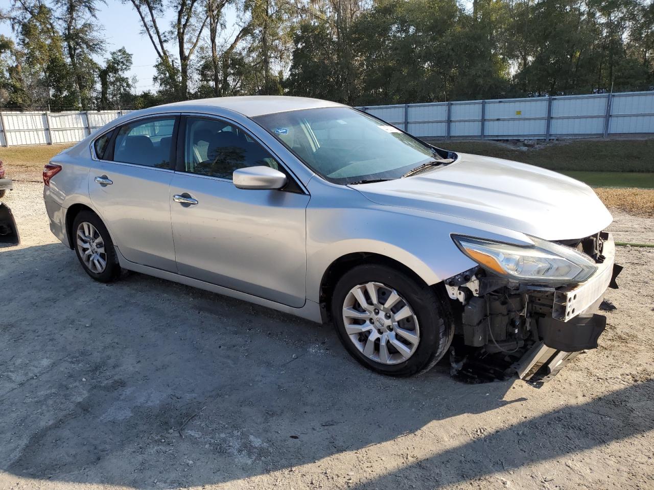 2016 Nissan Altima - Image 4