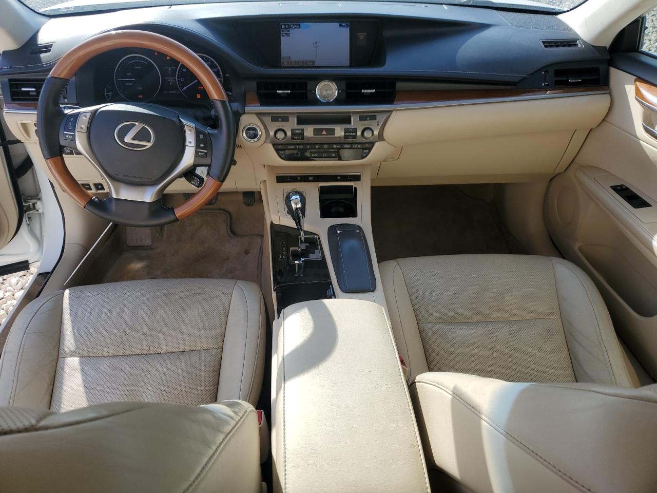 2015 Lexus ES - Image 8