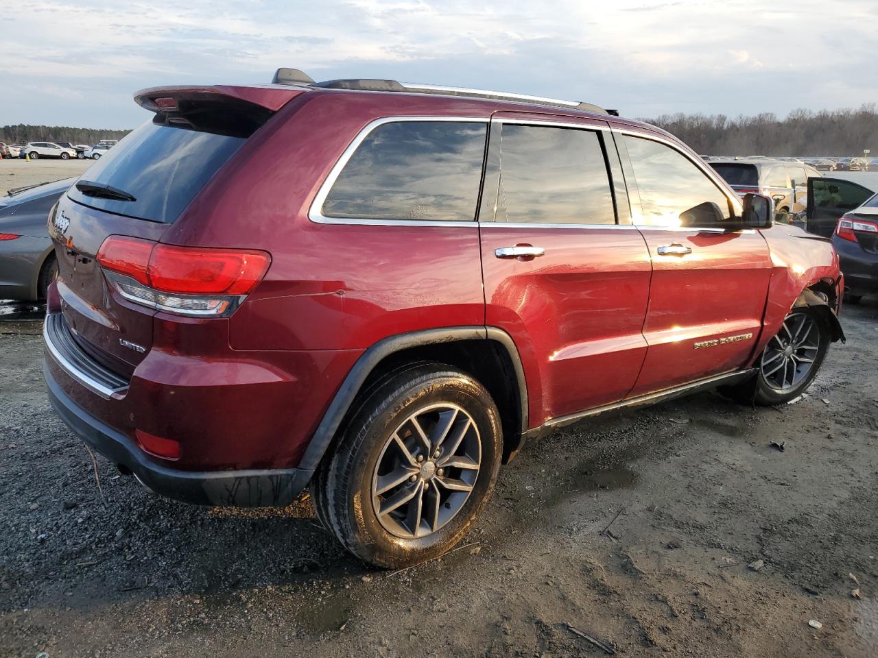 2017 Jeep Grand Cherokee - Image 3