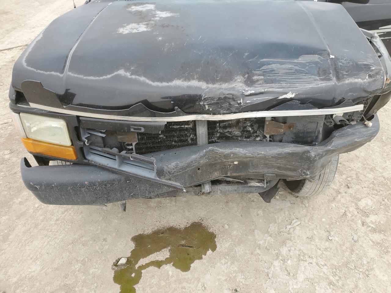 1992 Dodge Dakota - Image 13