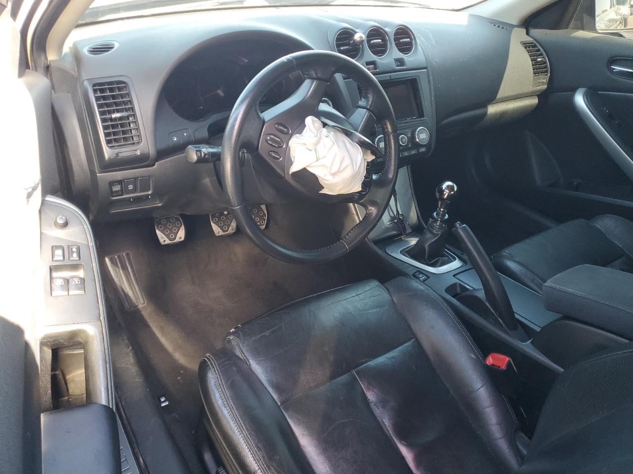 2010 Nissan Altima - Image 8