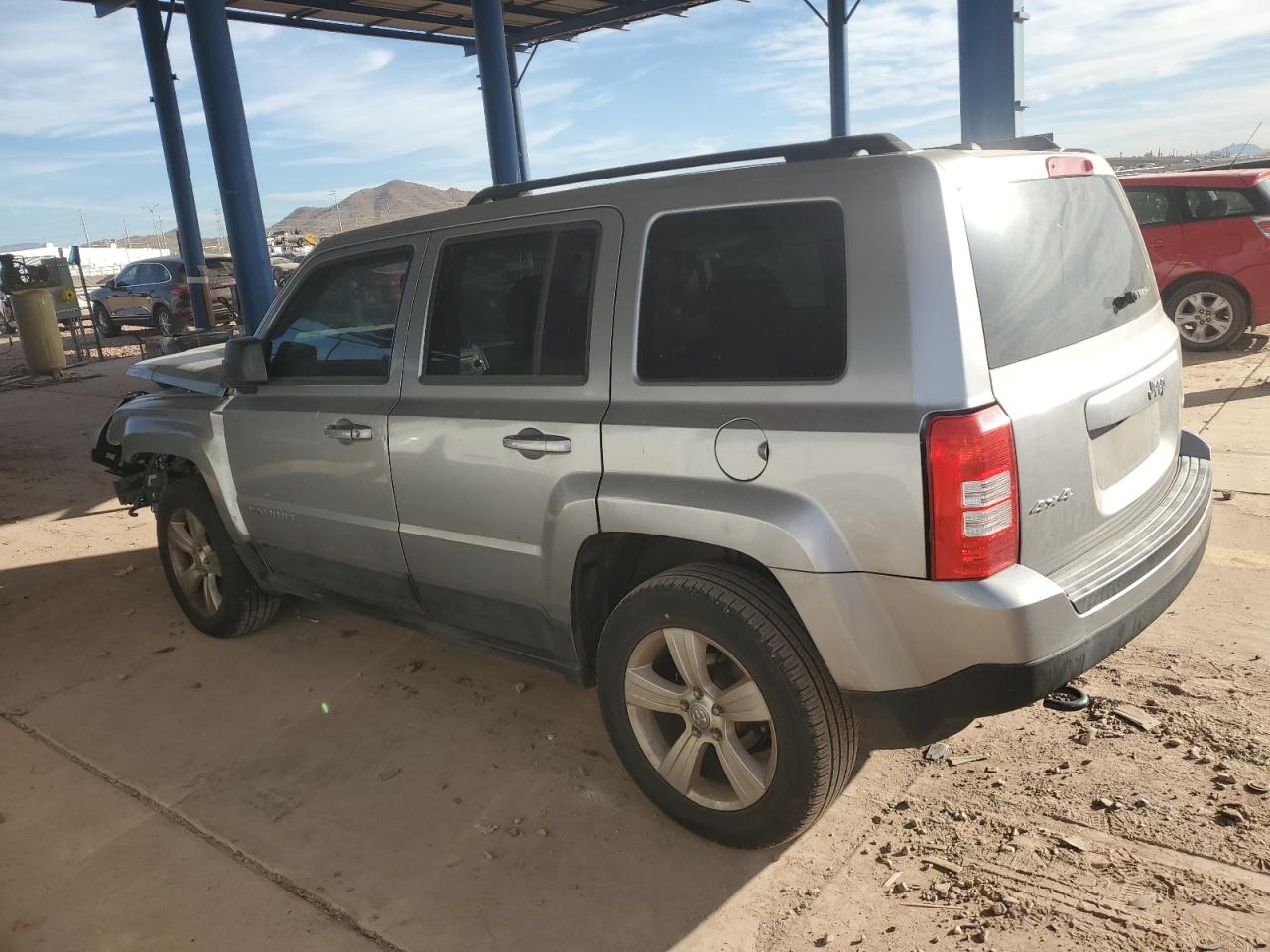 2015 Jeep Liberty (Patriot) - Image 2