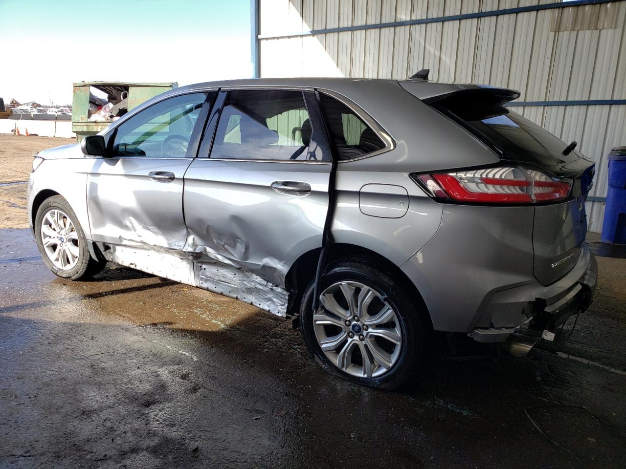 2022 Ford Edge - Image 2