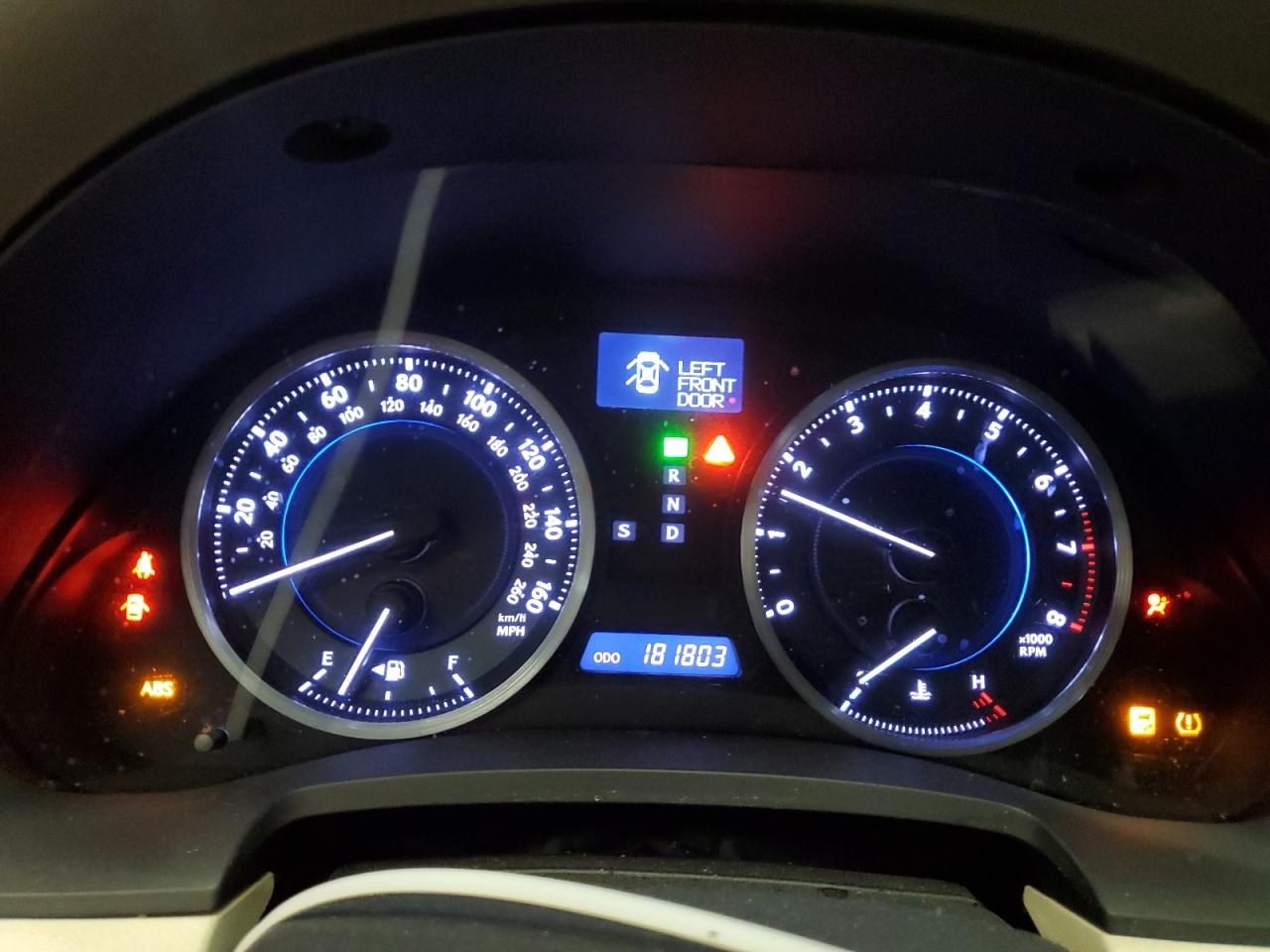 2012 Lexus IS - Image 9