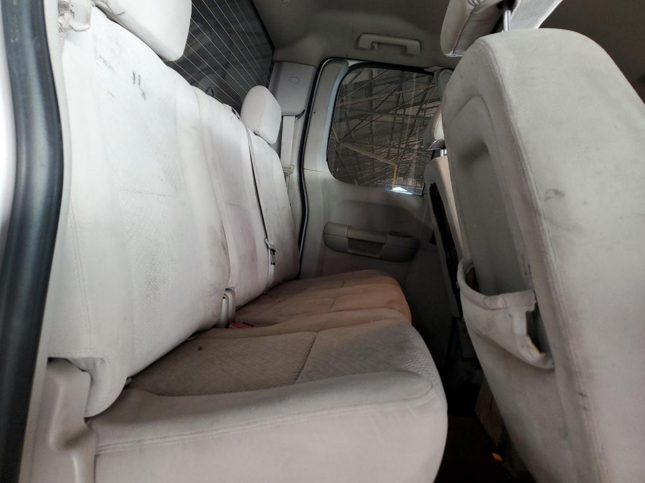 2008 Chevrolet Silverado - Image 10