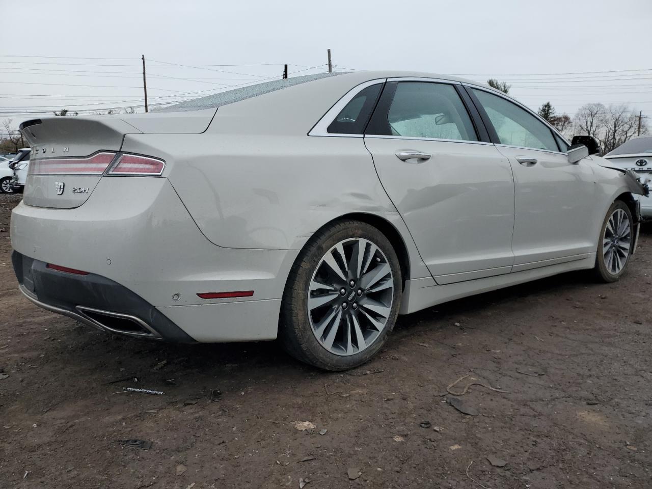 2019 Lincoln MKZ - Image 3