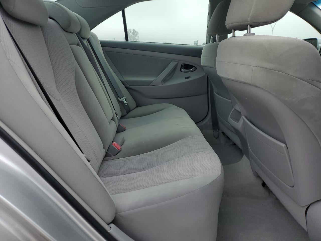 2011 Toyota Camry - Image 10