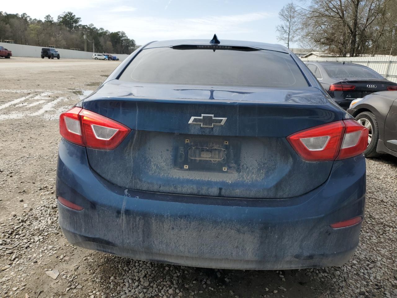 2019 Chevrolet Cruze - Image 6